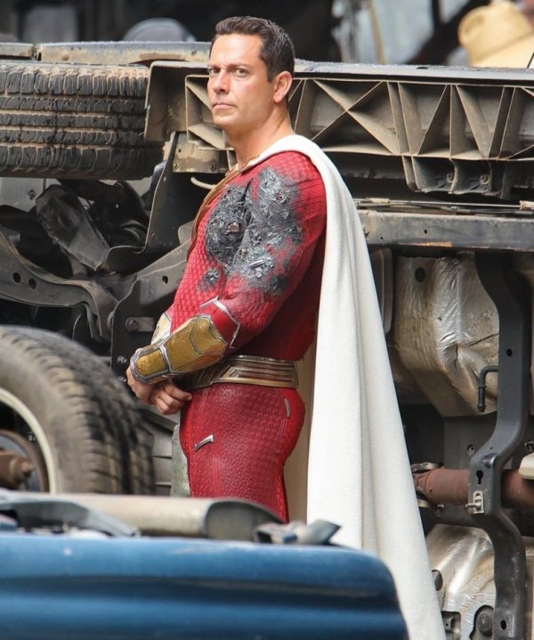 Zachary Levi on set of 'Shazam! Fury of the Gods!' (with battle-damaged suit)