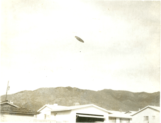 UFO photos from Albuquerque, New Mexico circa-1962 - Sandia Mountains in background