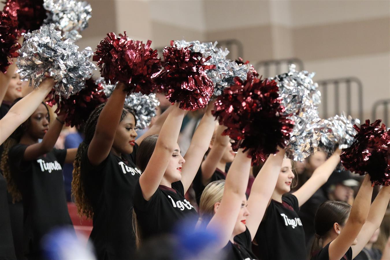 Silsbee High School cheerleaders