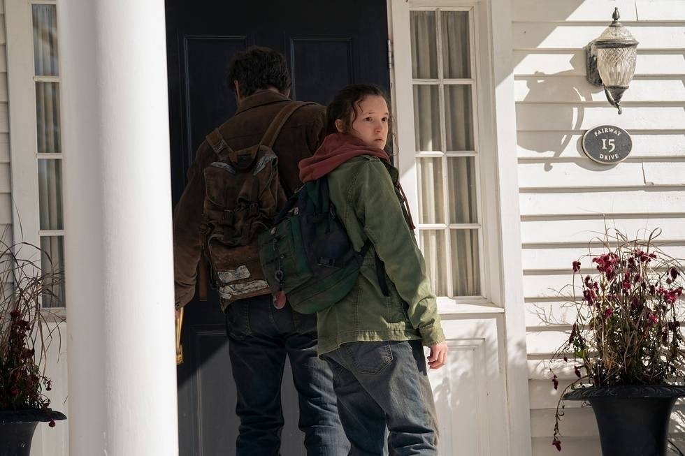 Pedro Pascal, Bella Ramsey in The Last of Us