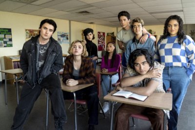 Paramount Plus School Spirits cast