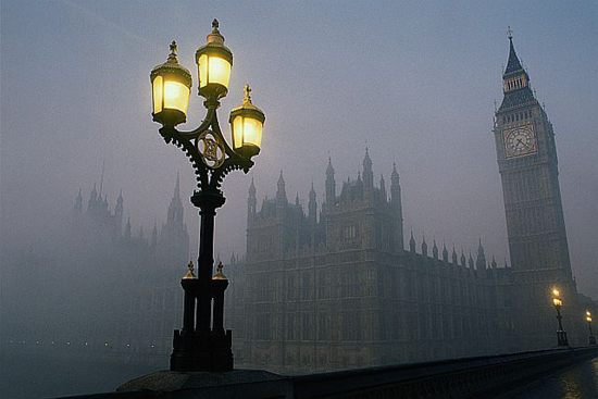 Series of mysterious loud booms and explosions reported throughout uk, belgium, france, denmark, australia, and eastern usa 1 Twitter users report hearing mysterious loud booms across Britain