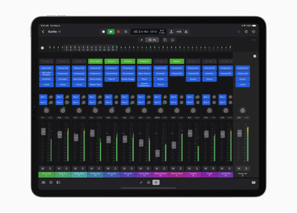 Apple iPad Logic Pro pro mixer big.jpg.large 2x