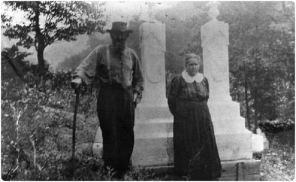 Anse and Levicy at cemetery