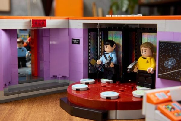 Star trek lego enterprise bridge warps in for 60th 6 imgi 402 blt68b96db9d6f9e80c 11385 Lifestyle Build 04
