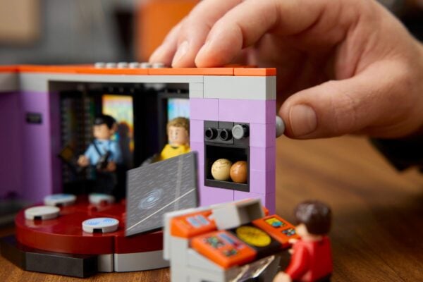 Star trek lego enterprise bridge warps in for 60th 9 imgi 403 blt68b96db9d6f9e80c 11385 Lifestyle Build 05
