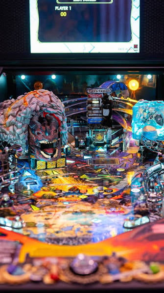 Dungeons & dragons pinball adds epic stern mods to turn cabinets into full-blown dungeon set pieces. 1 stern dungeons and dragons pinball mod package