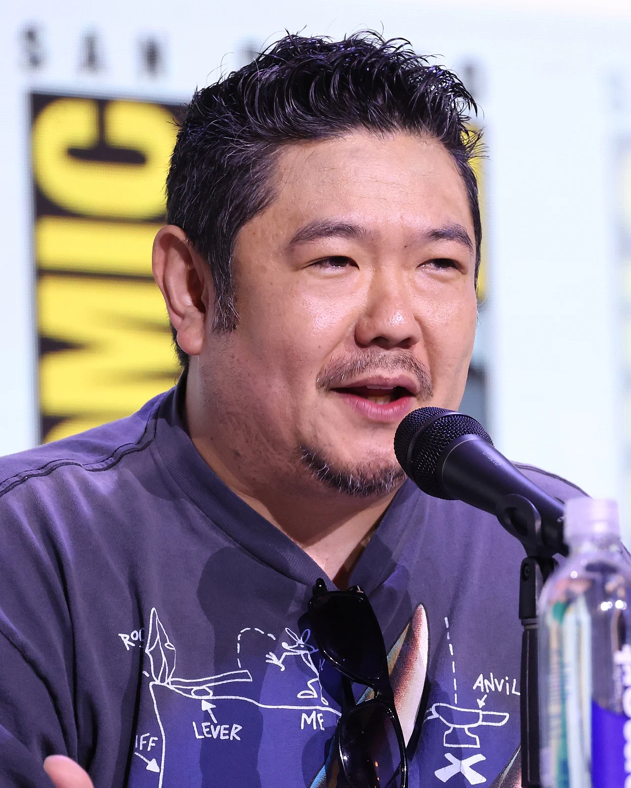Eric bauza, the modern voice of looney tunes, dies suddenly at 46 1 Eric Bauza speaking at the 2025 San Diego Comic-Con International in San Diego, California.