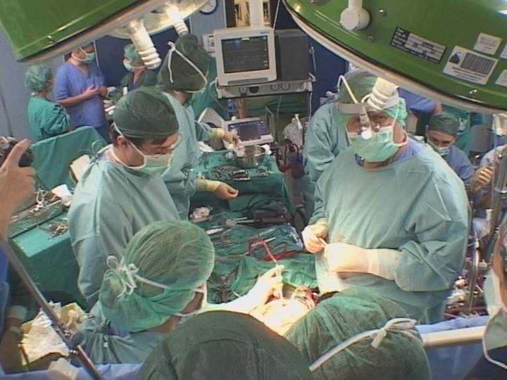 Baylor study finds language processing continues under general anesthesia 1 Doctors performing surgery on a patient